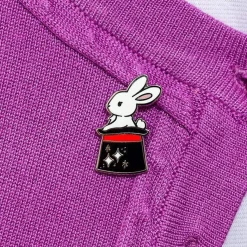 Out Of A Hat Enamel Pin^Erstwilder New