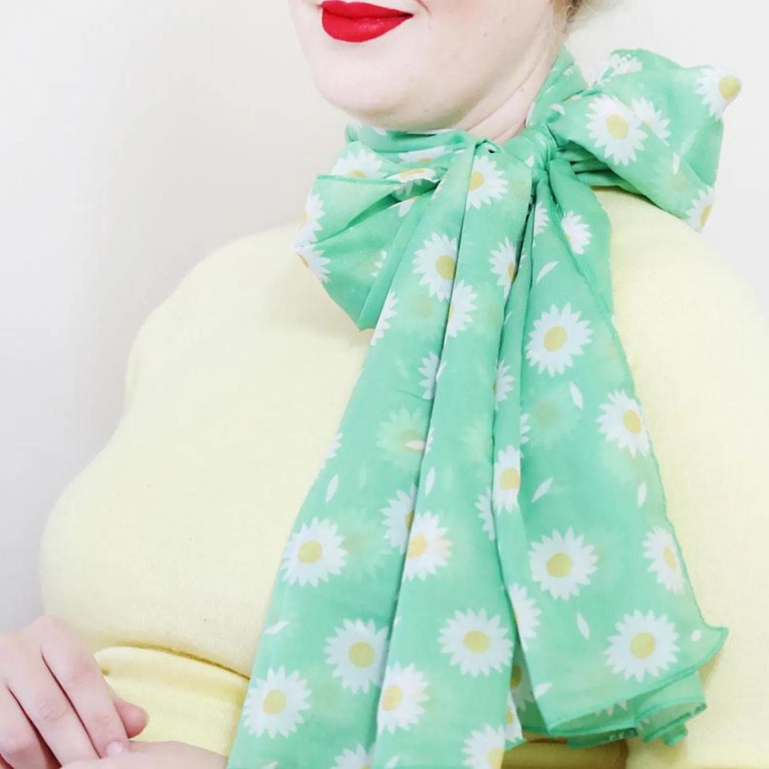 She Loves Me Daisy Large Neck Scarf^Erstwilder Outlet