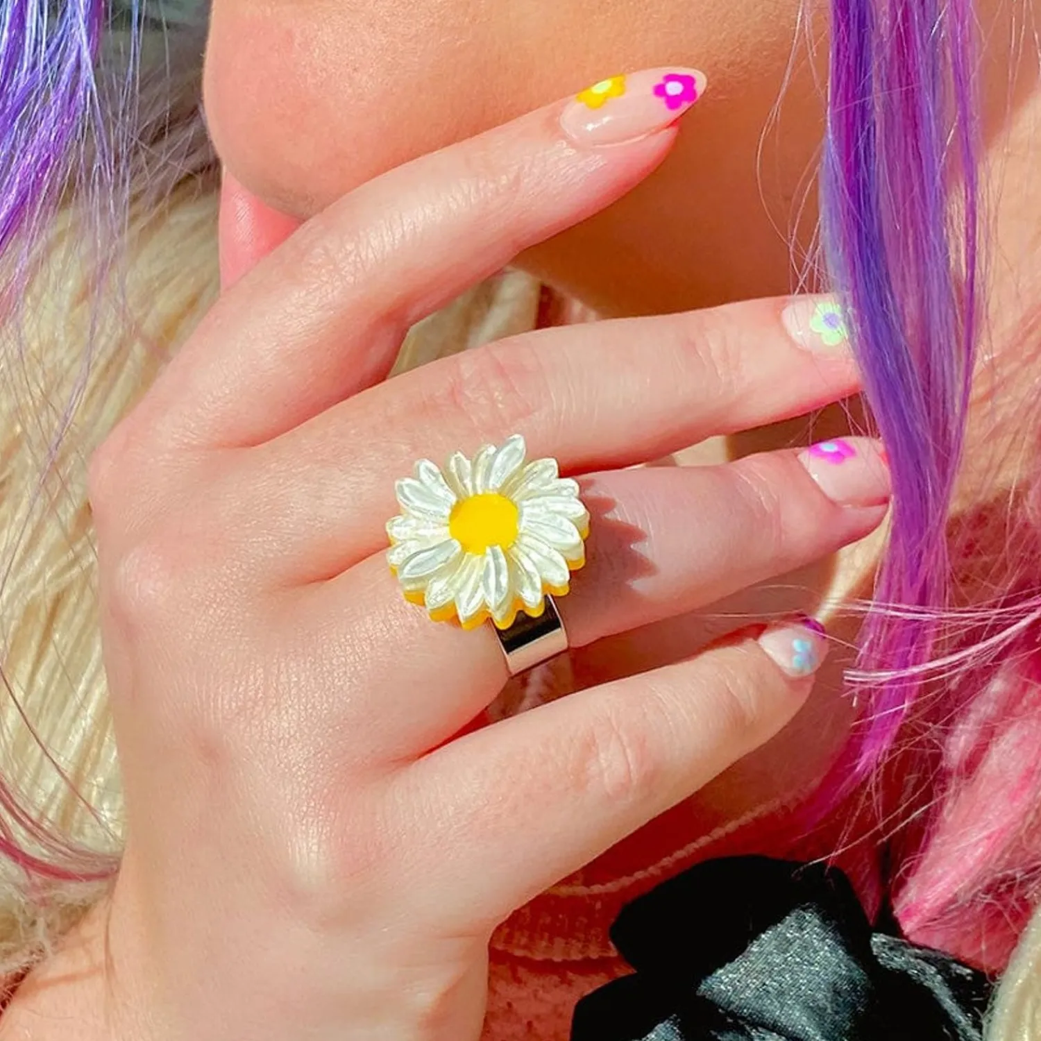 She Loves Me Daisy Statement Ring^Erstwilder Outlet