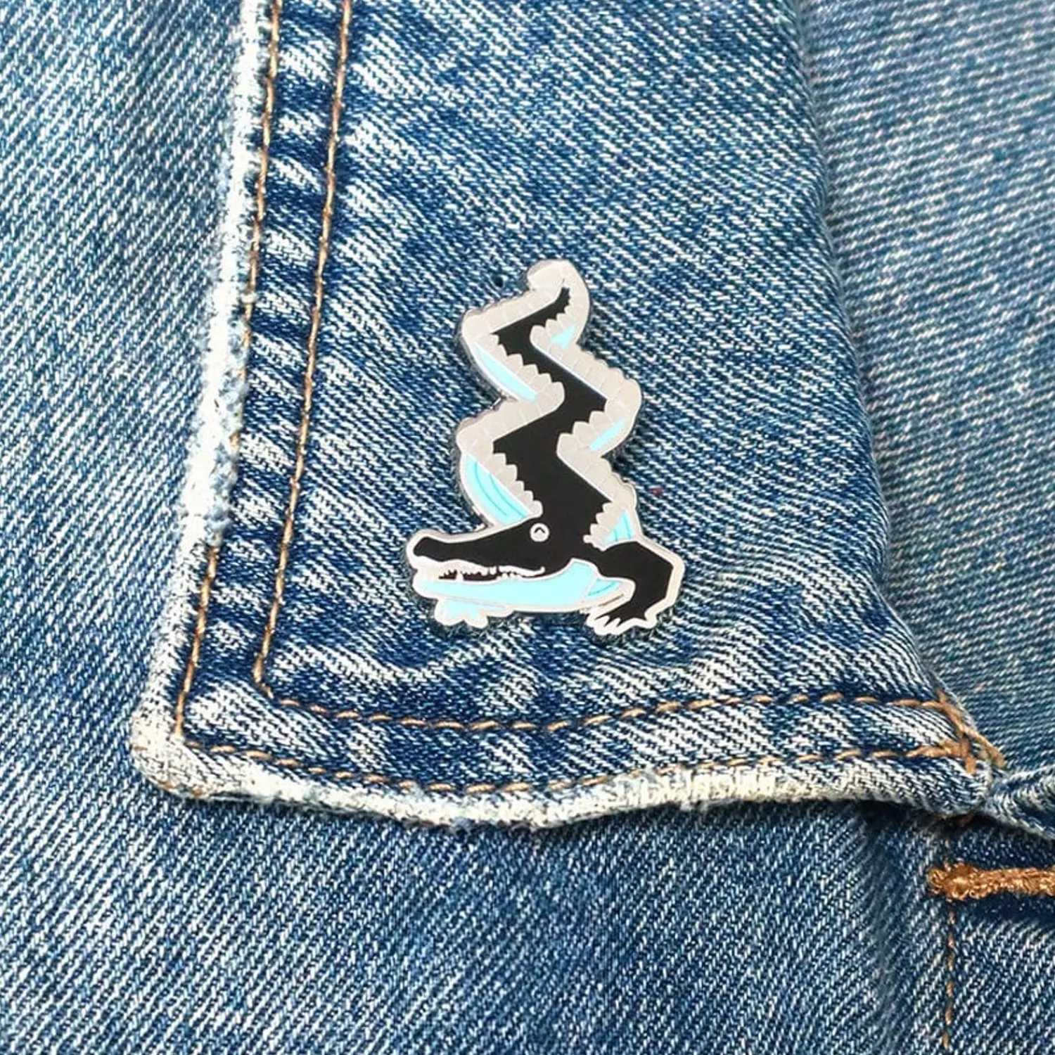 Stylish Smile Enamel Pin^Erstwilder New